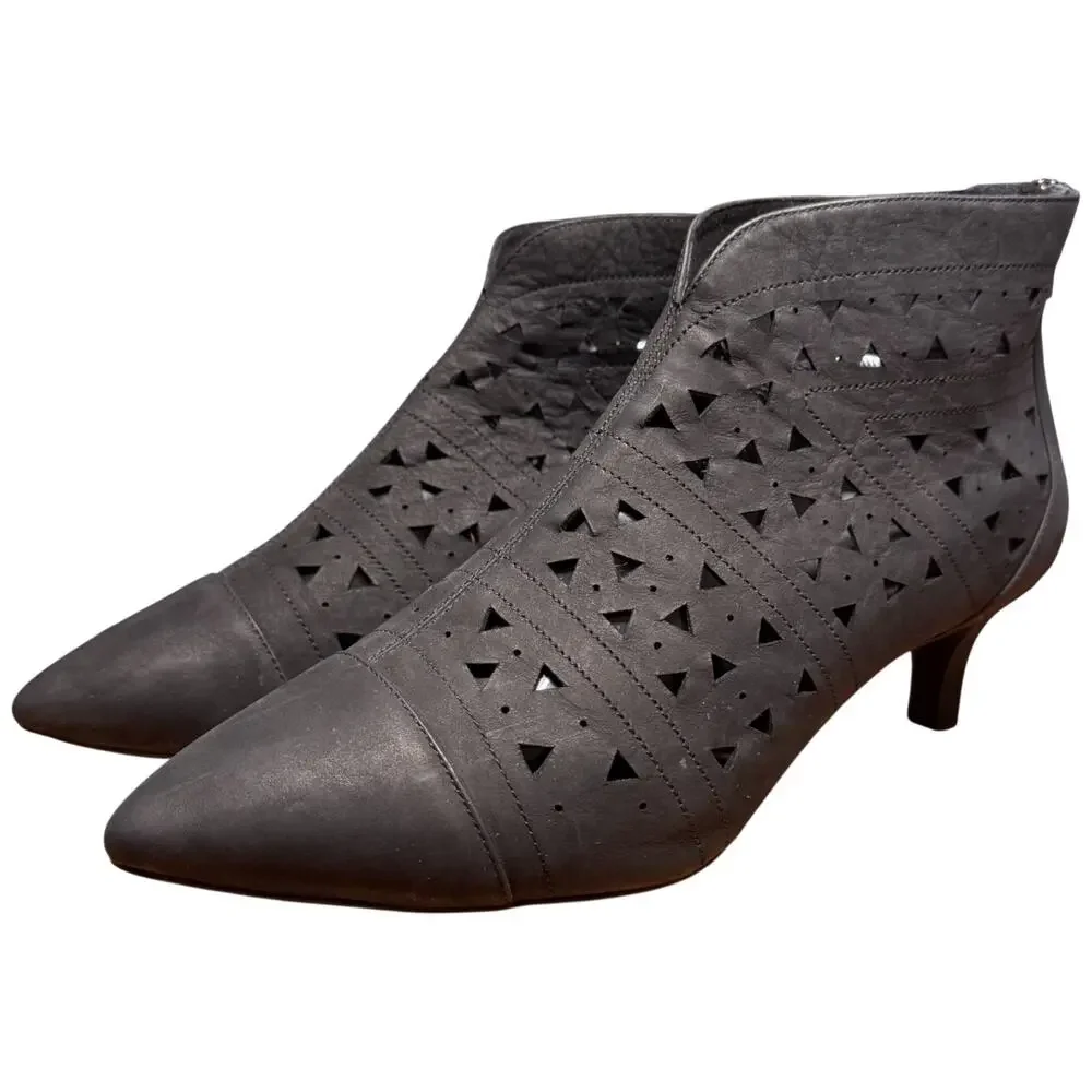 Rockport Total Motion Kalila Women's 10 Black Nubuck Booties Kitten Heel Cut Out